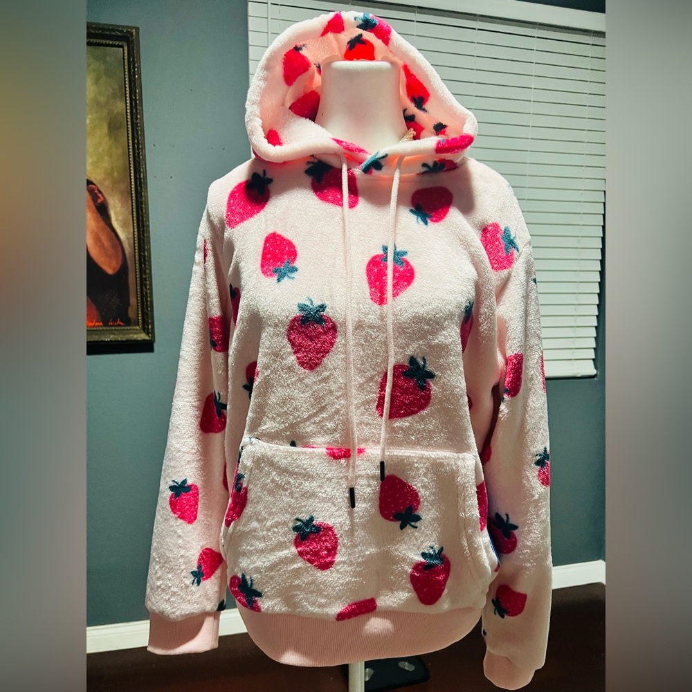 Cozy Pink Strawberry Print Hooded Sweatshirt